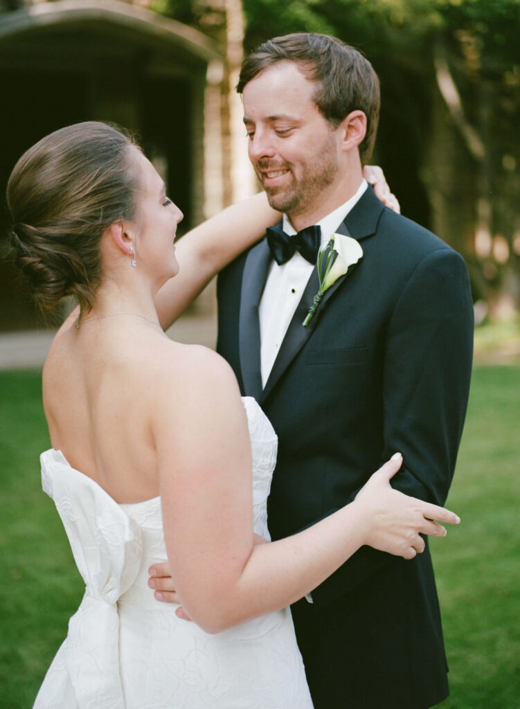 Wedding photos at Independent Presbyterian Church in Birmingham, AL