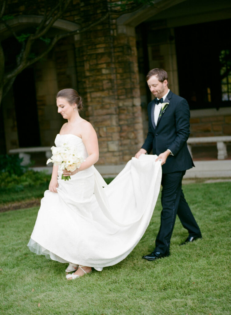 Wedding photos at Independent Presbyterian Church in Birmingham, AL