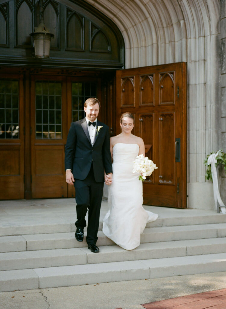 Wedding photos at Independent Presbyterian Church in Birmingham, AL