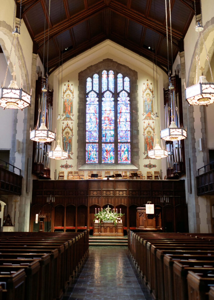 Wedding photos at Independent Presbyterian Church in Birmingham, AL