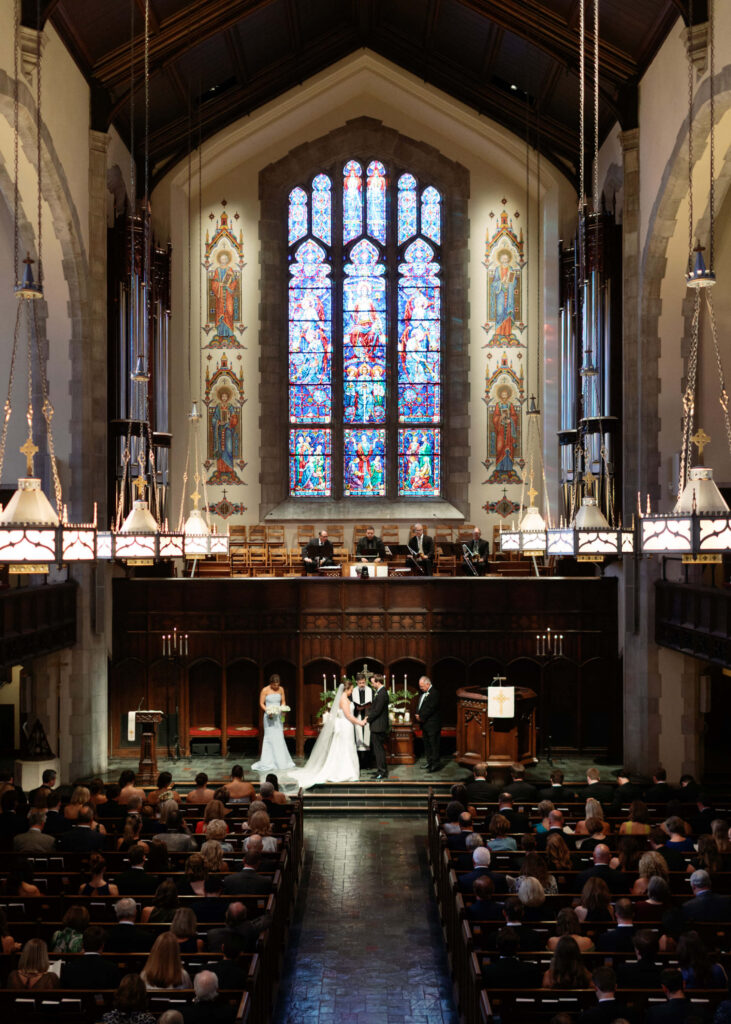 Wedding photos at Independent Presbyterian Church in Birmingham, AL