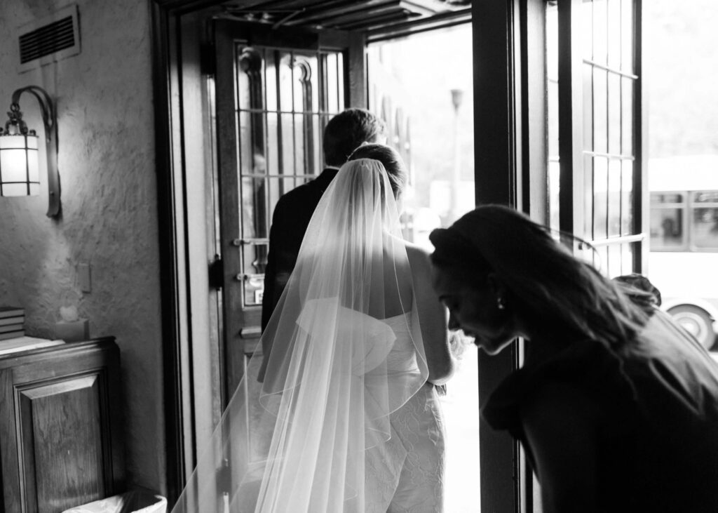 Wedding photos at Independent Presbyterian Church in Birmingham, AL