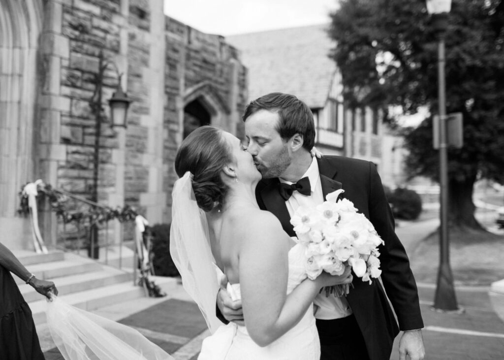 Wedding photos at Independent Presbyterian Church in Birmingham, AL