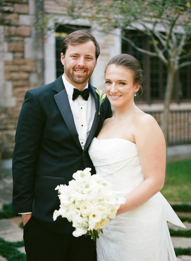 Wedding photos at Independent Presbyterian Church in Birmingham, AL